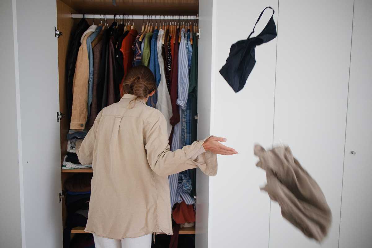 11 Tips to Transition Your Wardrobe Between Seasons